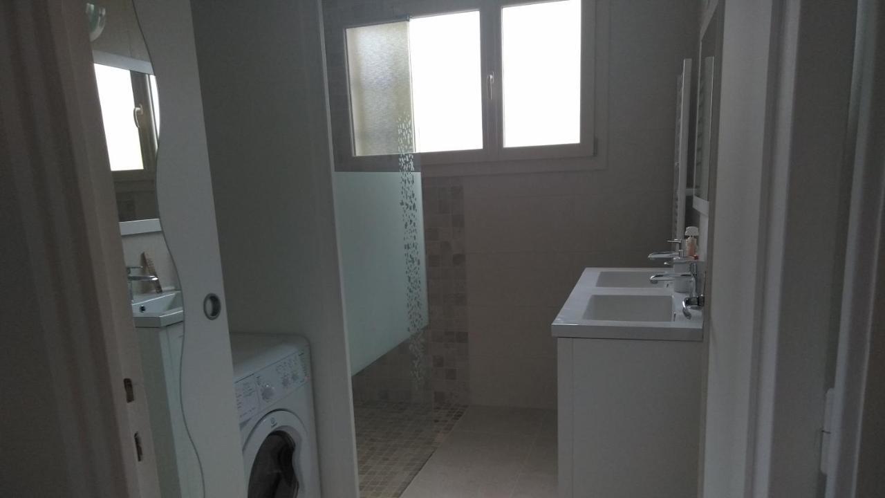 Grande Maison De Plain Pied Avec Jardin Arbore. Champignelles Luaran gambar