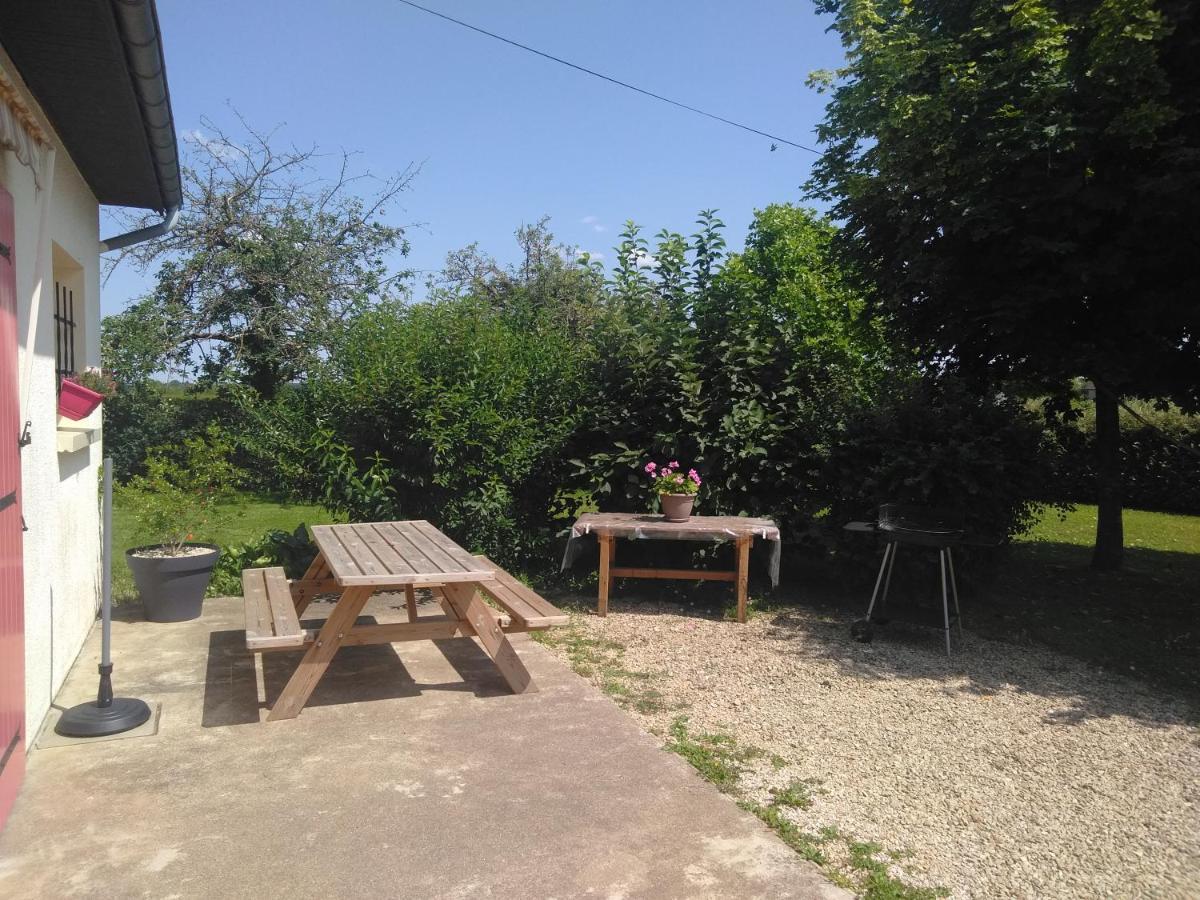 Grande Maison De Plain Pied Avec Jardin Arbore. Champignelles Luaran gambar