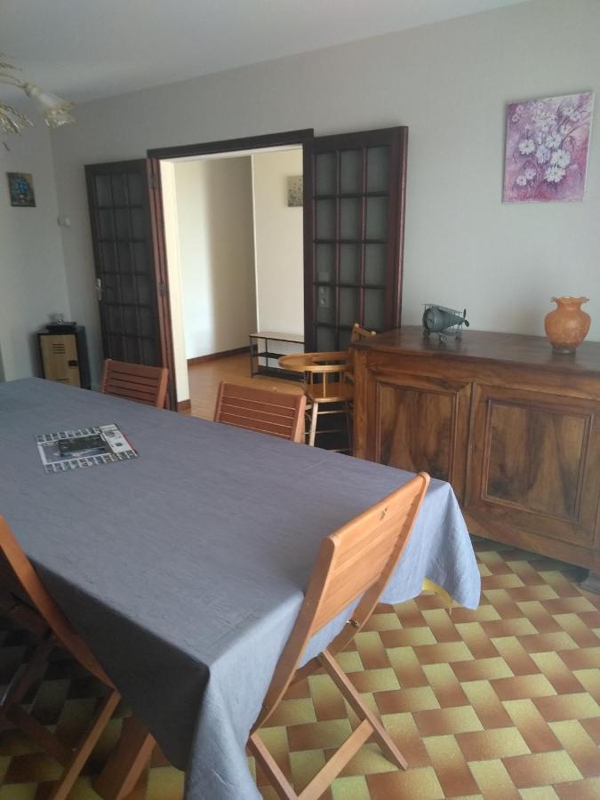 Grande Maison De Plain Pied Avec Jardin Arbore. Champignelles Luaran gambar
