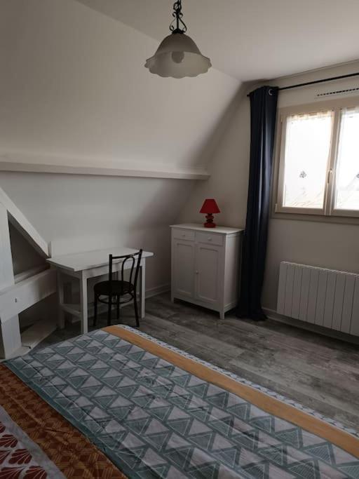 Grande Maison De Plain Pied Avec Jardin Arbore. Champignelles Luaran gambar