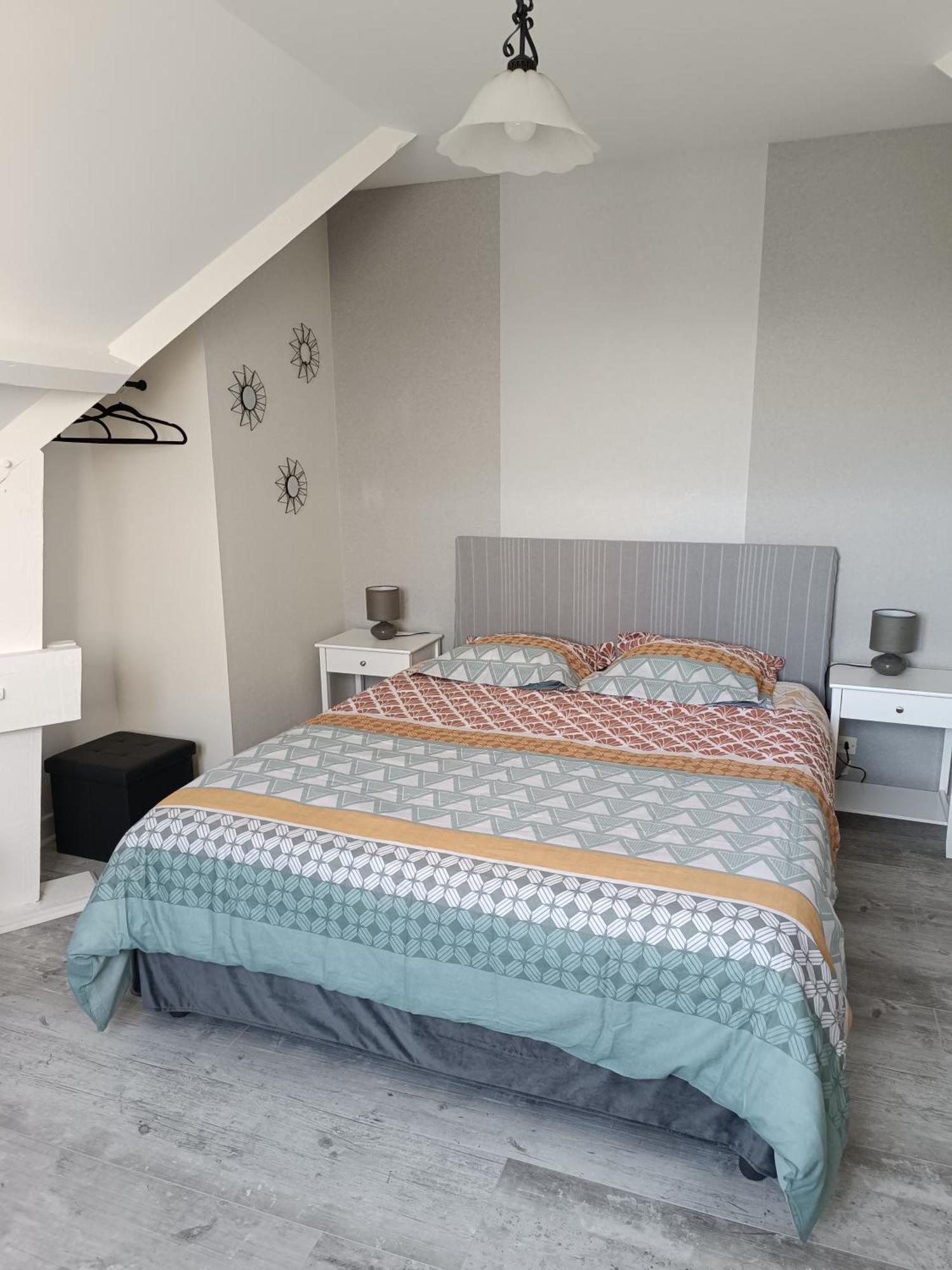 Grande Maison De Plain Pied Avec Jardin Arbore. Champignelles Luaran gambar
